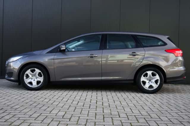 Ford Focus (2016) thumbnail 2