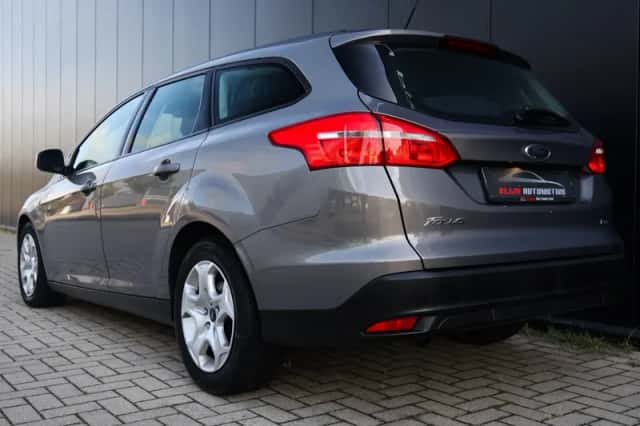 Ford Focus (2016) thumbnail 3