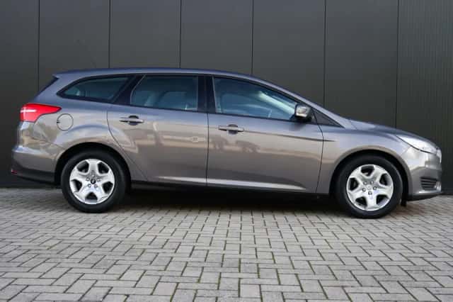 Ford Focus (2016) thumbnail 5
