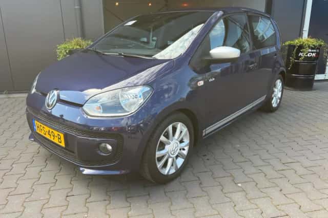 Volkswagen Up! (2015) thumbnail 1