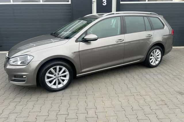Volkswagen Golf (2015) thumbnail 4