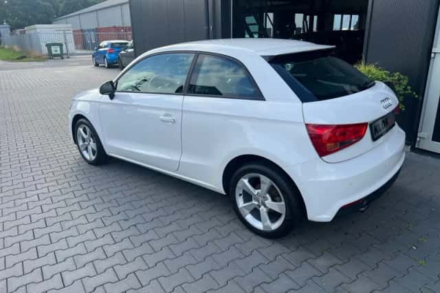 Audi A1 (2015) thumbnail 3