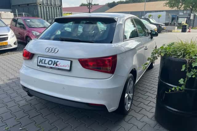 Audi A1 (2015) thumbnail 4