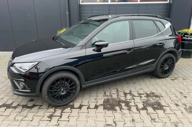 SEAT Arona (2021) thumbnail 3