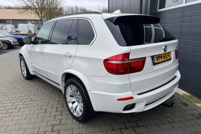BMW X5 (2008) thumbnail 3
