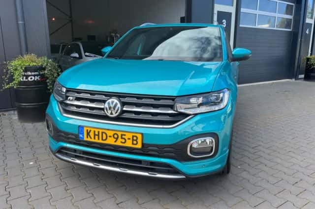 Volkswagen T-Cross (2019) thumbnail 2