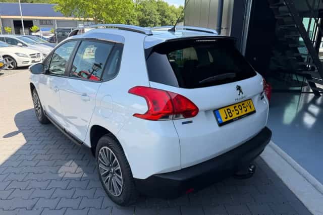 Peugeot 2008 (2016) thumbnail 4