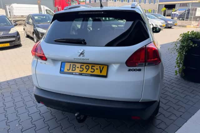 Peugeot 2008 (2016) thumbnail 5