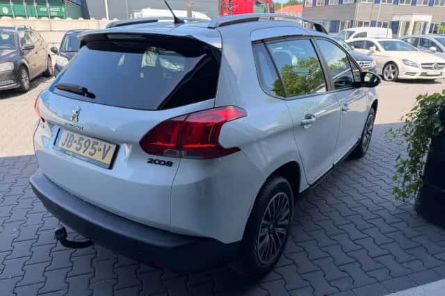 Peugeot 2008 (2016) thumbnail 6