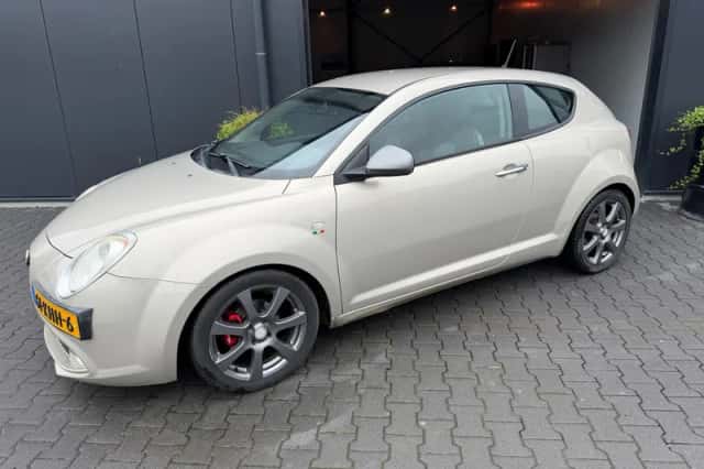 Alfa Romeo MiTo (2009) thumbnail 2