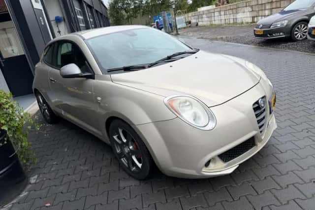 Alfa Romeo MiTo (2009) thumbnail 5