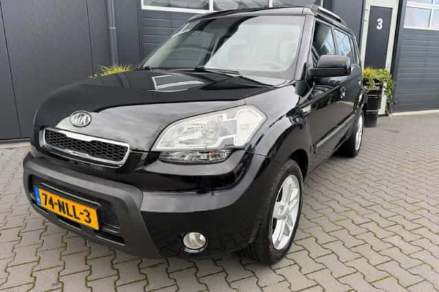 Kia Soul (2010) thumbnail 6