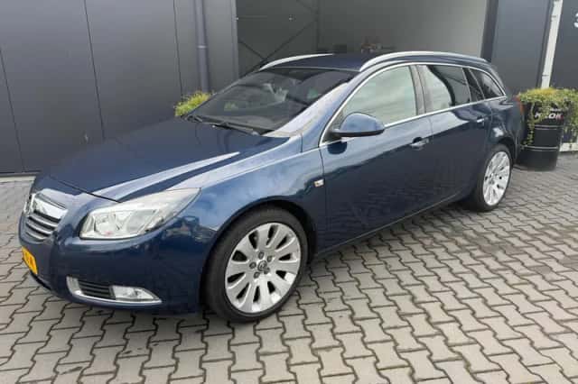 Opel Insignia (2012) thumbnail 3