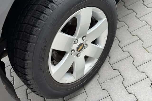 Chevrolet Captiva (2008) thumbnail 6