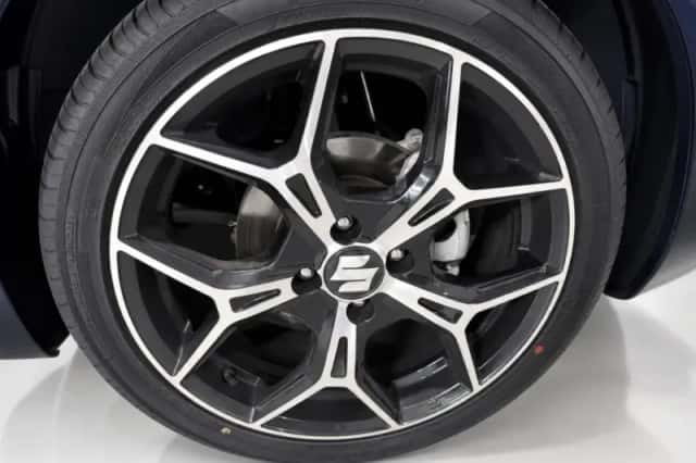 Suzuki Swift (2025) thumbnail 6