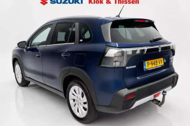 Suzuki S-Cross (2022) thumbnail 3