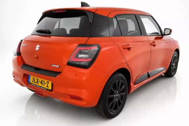 Suzuki Swift (2025) thumbnail 4