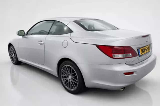 Lexus IS (2009) thumbnail 4