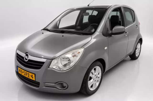 Opel Agila (2011) thumbnail 3