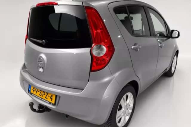 Opel Agila (2011) thumbnail 5