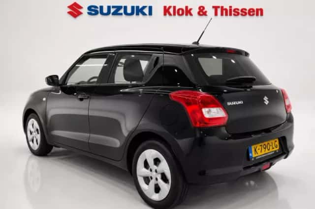Suzuki Swift (2021) thumbnail 3