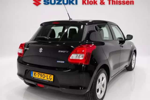 Suzuki Swift (2021) thumbnail 4