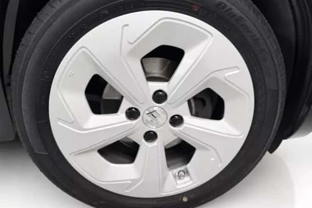 Suzuki Swift (2021) thumbnail 6