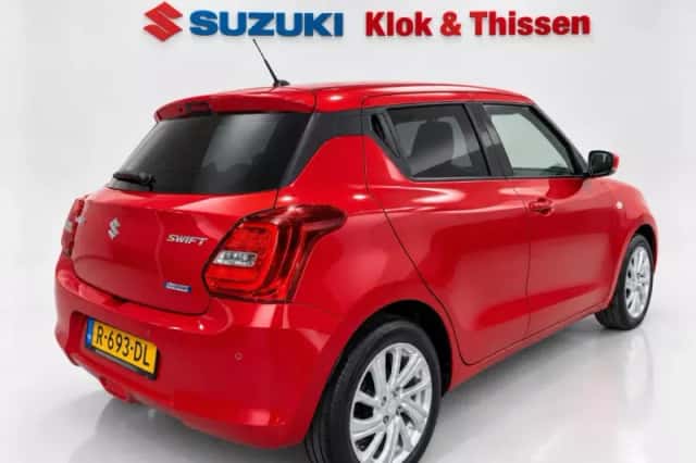 Suzuki Swift (2022) thumbnail 5