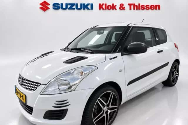 Suzuki Swift (2011) thumbnail 2