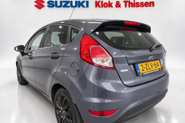 Ford Fiesta (2015) thumbnail 3