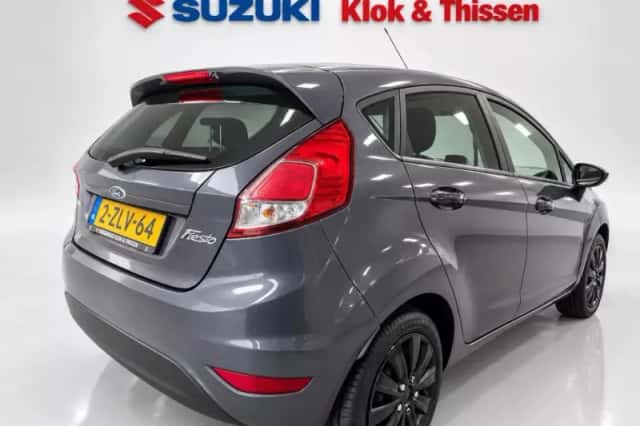 Ford Fiesta (2015) thumbnail 4