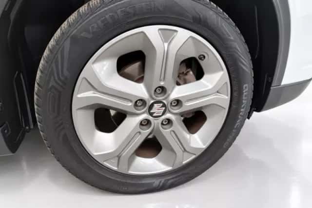 Suzuki Vitara (2016) thumbnail 6