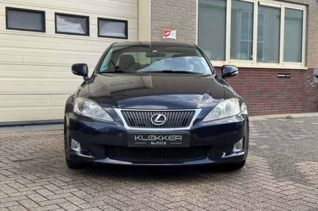 Lexus IS (2009) thumbnail 6