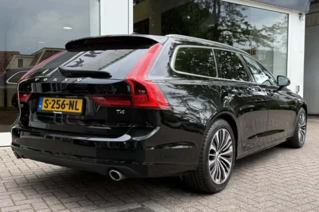 Volvo V90 (2020) thumbnail 3
