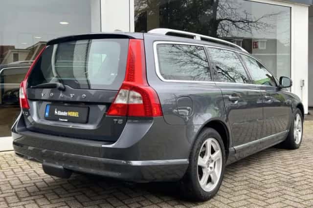 Volvo V70 (2011) thumbnail 3
