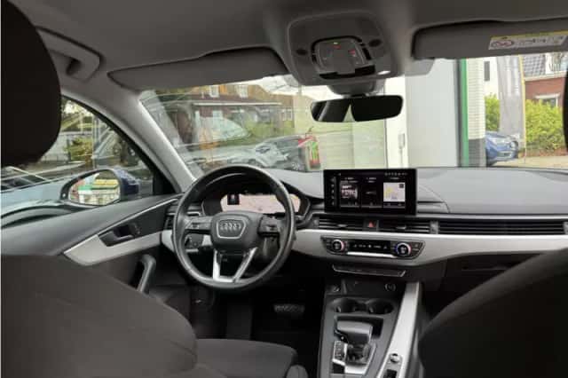 Audi A4 (2022) thumbnail 5
