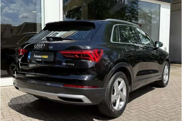 Audi Q3 (2019) thumbnail 3