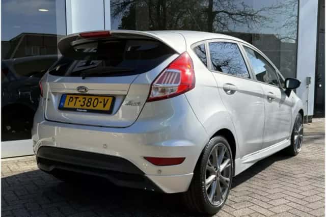 Ford Fiesta (2017) thumbnail 3