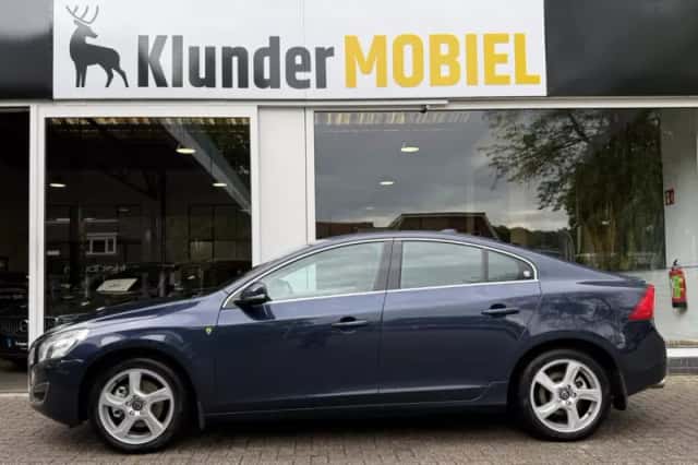 Volvo S60 (2012) thumbnail 2