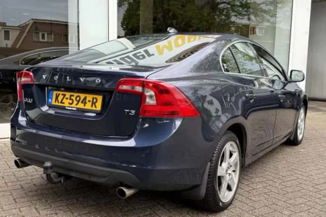 Volvo S60 (2012) thumbnail 3