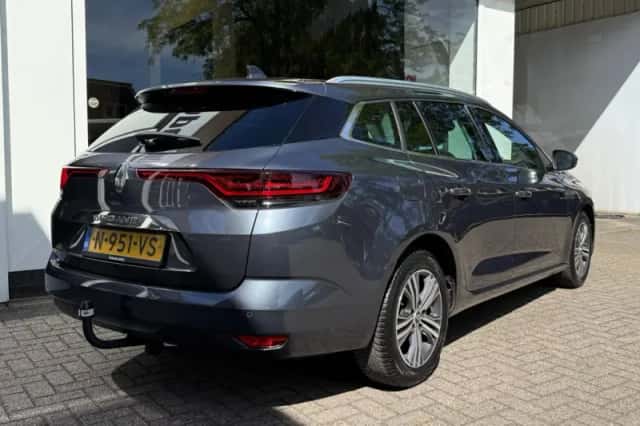 Renault Mégane (2022) thumbnail 3