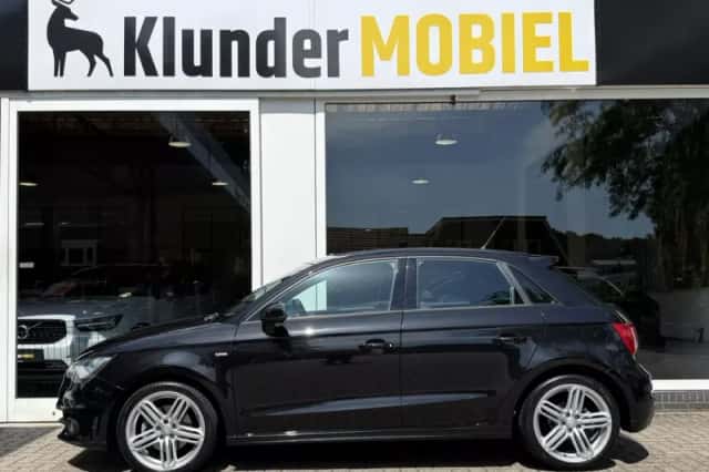 Audi A1 (2012) thumbnail 2