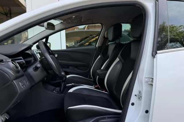 Renault Clio (2018) thumbnail 4