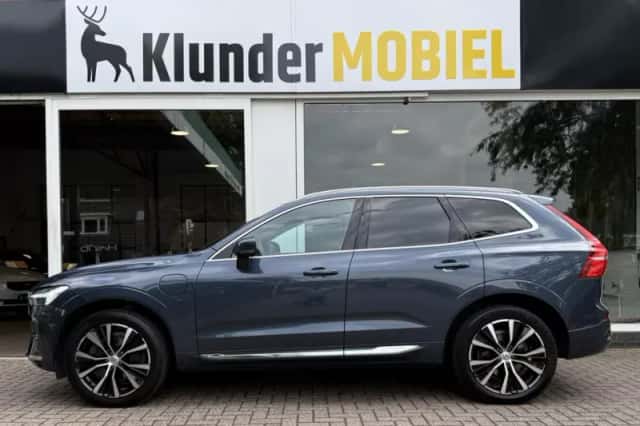 Volvo XC60 (2023) thumbnail 2