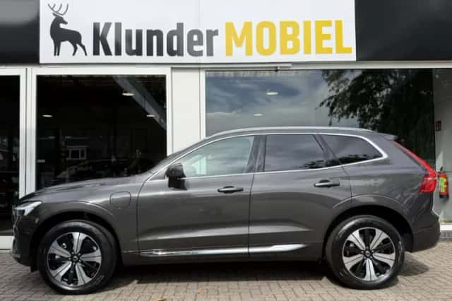 Volvo XC60 (2024) thumbnail 2