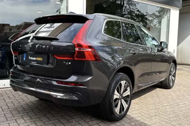 Volvo XC60 (2024) thumbnail 3