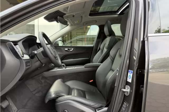 Volvo XC60 (2024) thumbnail 4