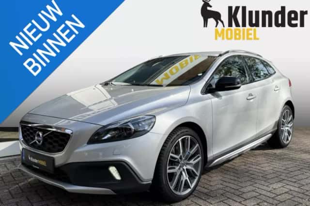 Volvo V40 Cross Country (2013) thumbnail 1
