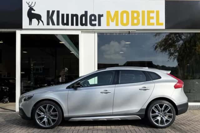 Volvo V40 Cross Country (2013) thumbnail 2