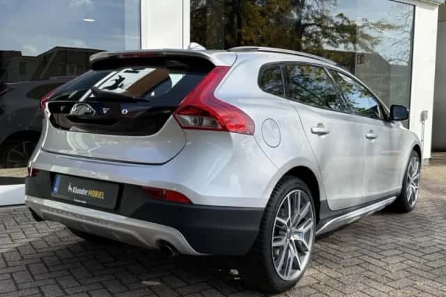 Volvo V40 Cross Country (2013) thumbnail 3